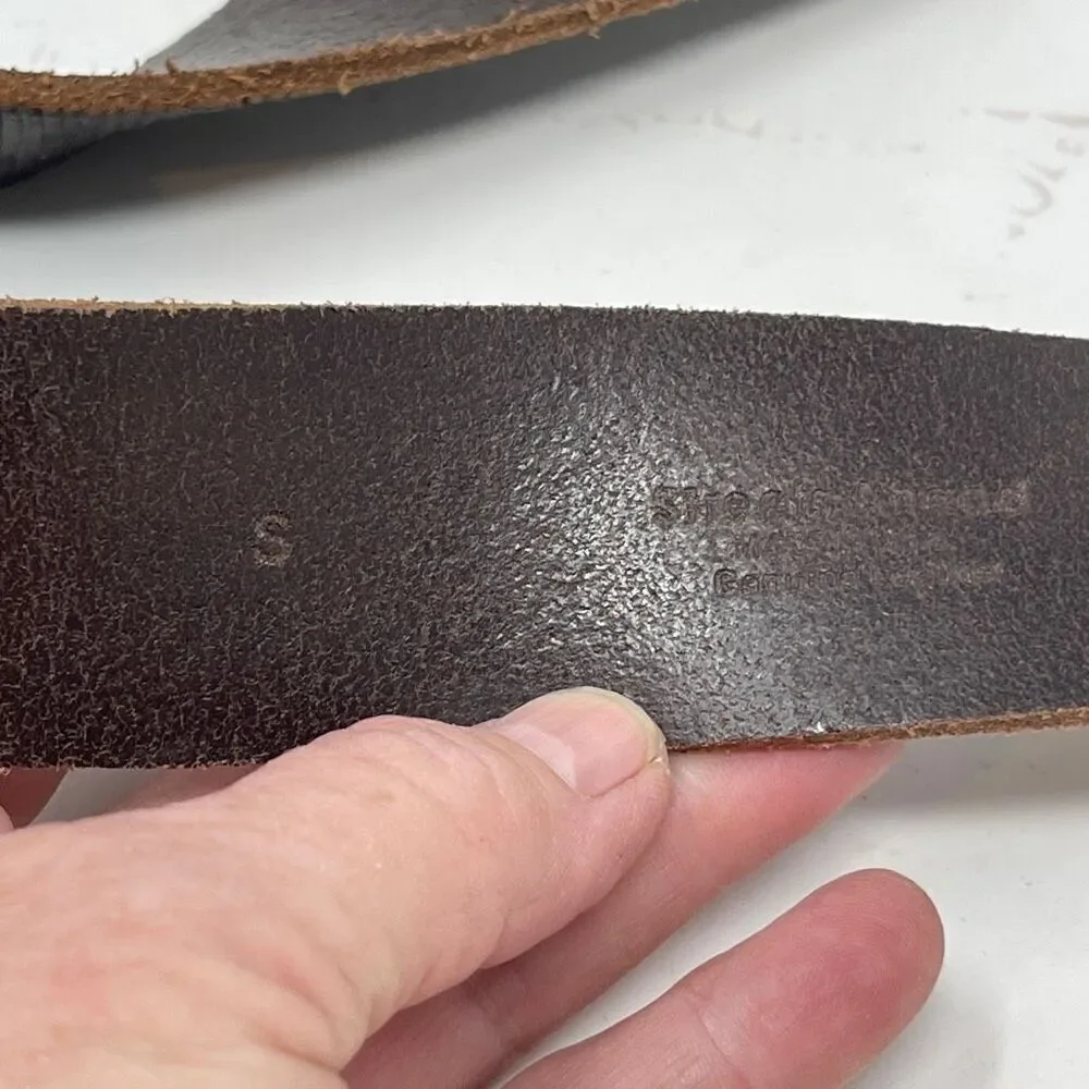 Streets Ahead Leather belt with slanted buckle Made in Italy Sz S
